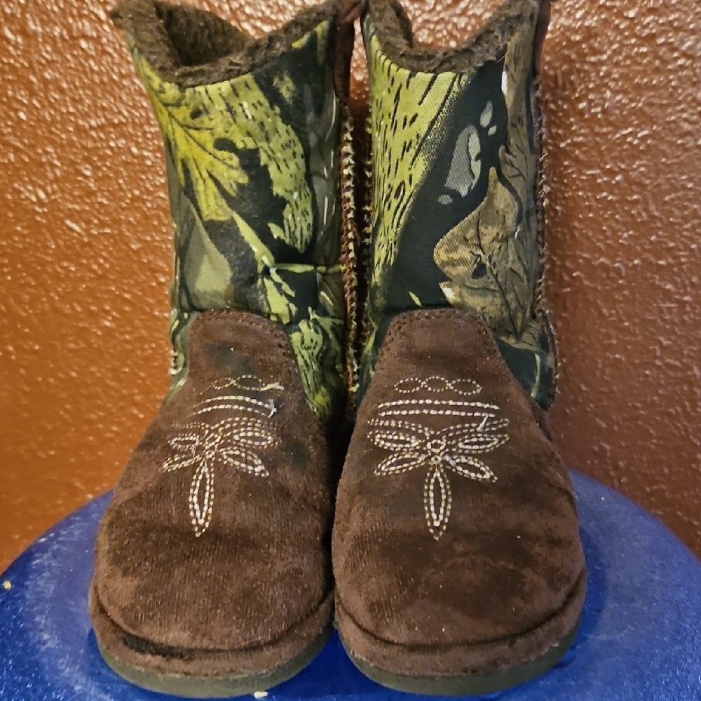 Camouflage and Brown Embroidered Boots